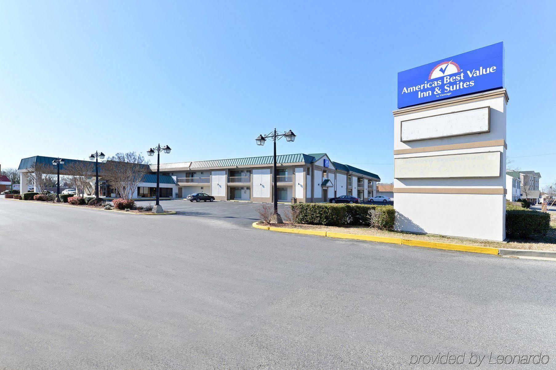 Days Inn Lexington Park Exterior photo